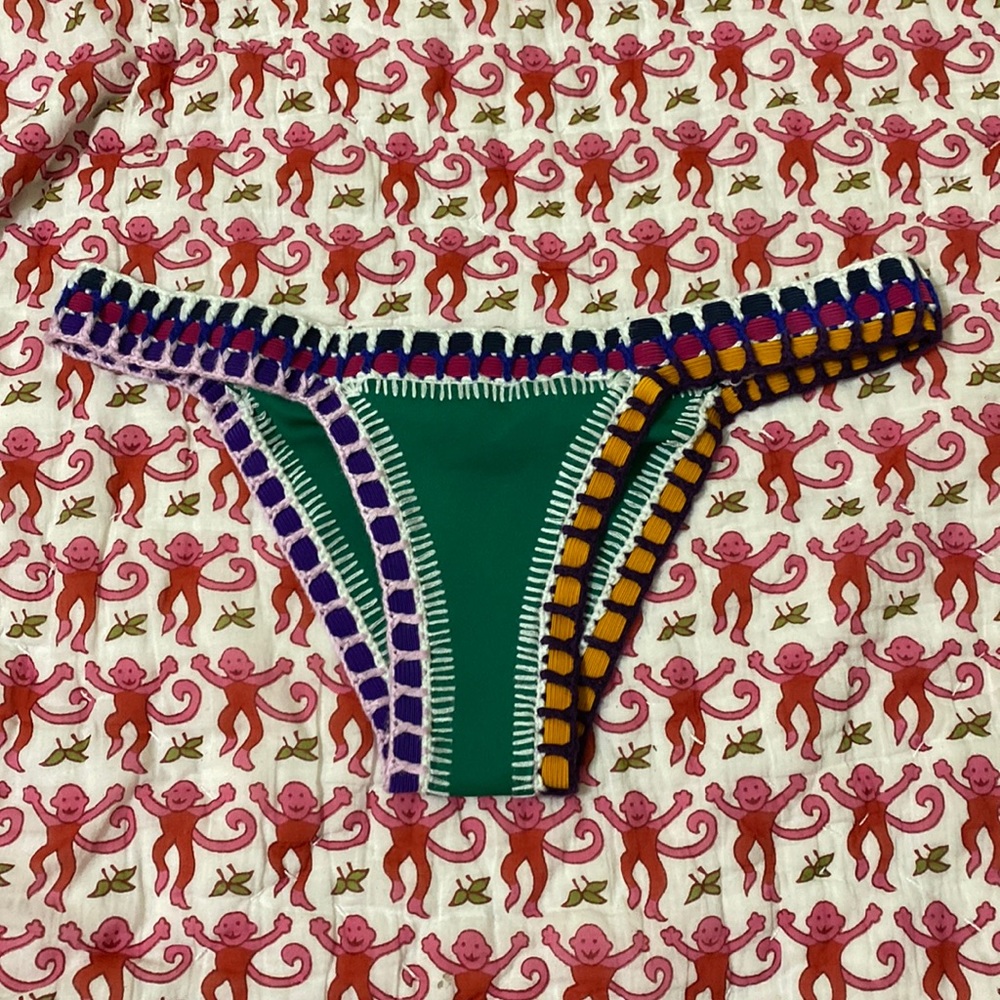 KIINI CLO BOTTOMS SIZE SMALL NWOT